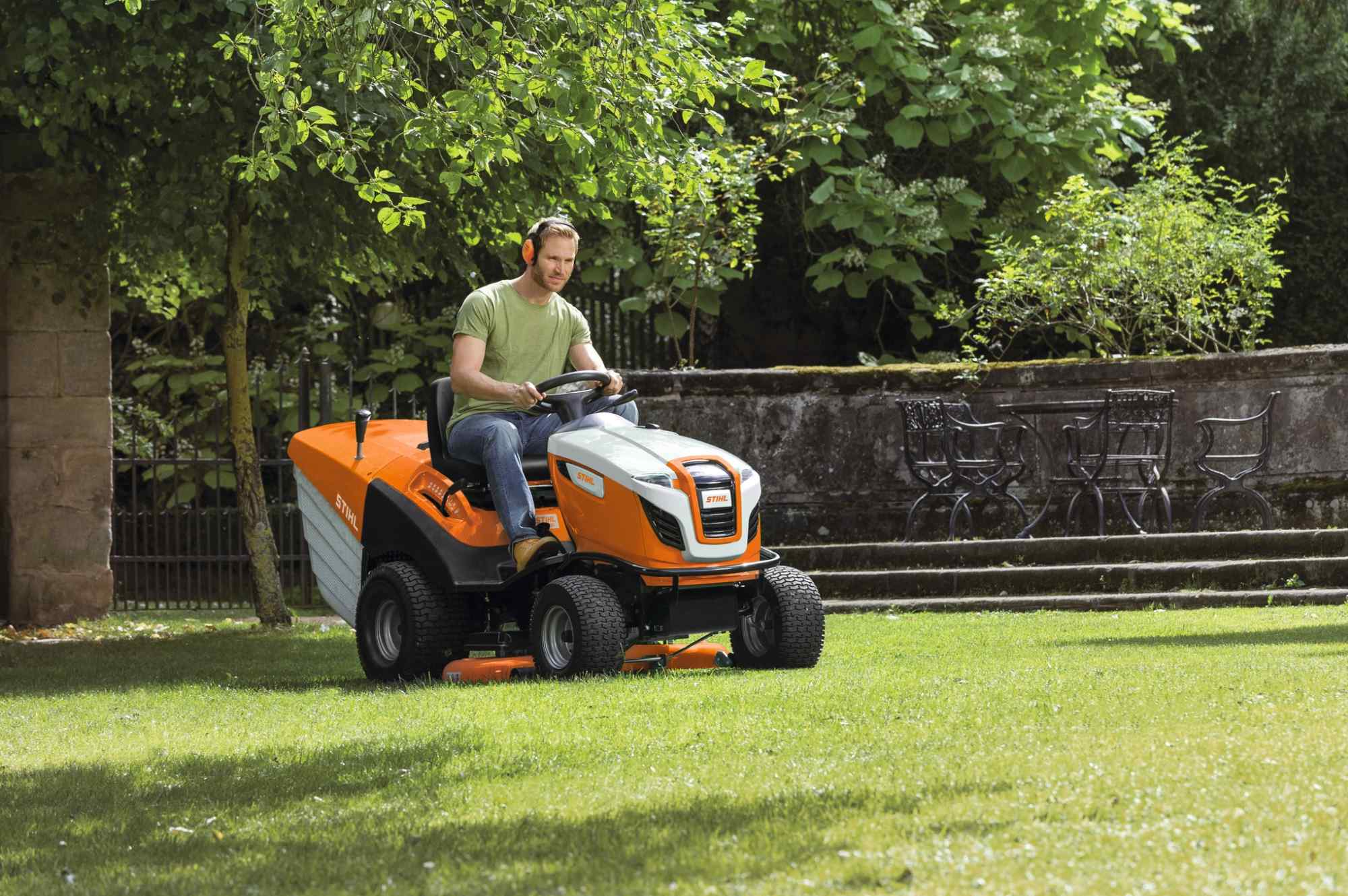 STIHL Rasentraktor RT 6127.1 ZL