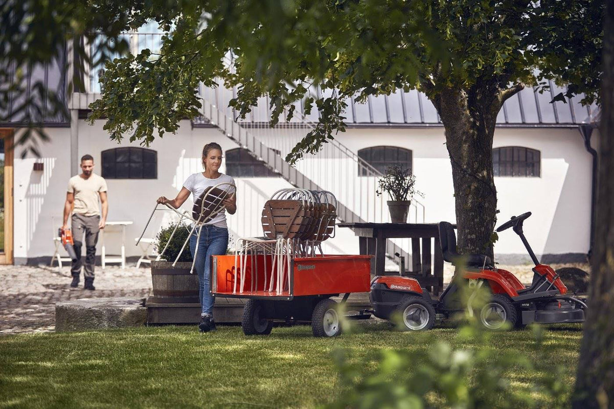 Husqvarna Akku-Frontmäher R 112iC inkl. Mähdeck Combi 85, Akku und Ladegerät